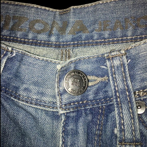 Arizona Jeans Slightly Distressed Light Blue Skinny Denim Jeans - Picture 2 of 3